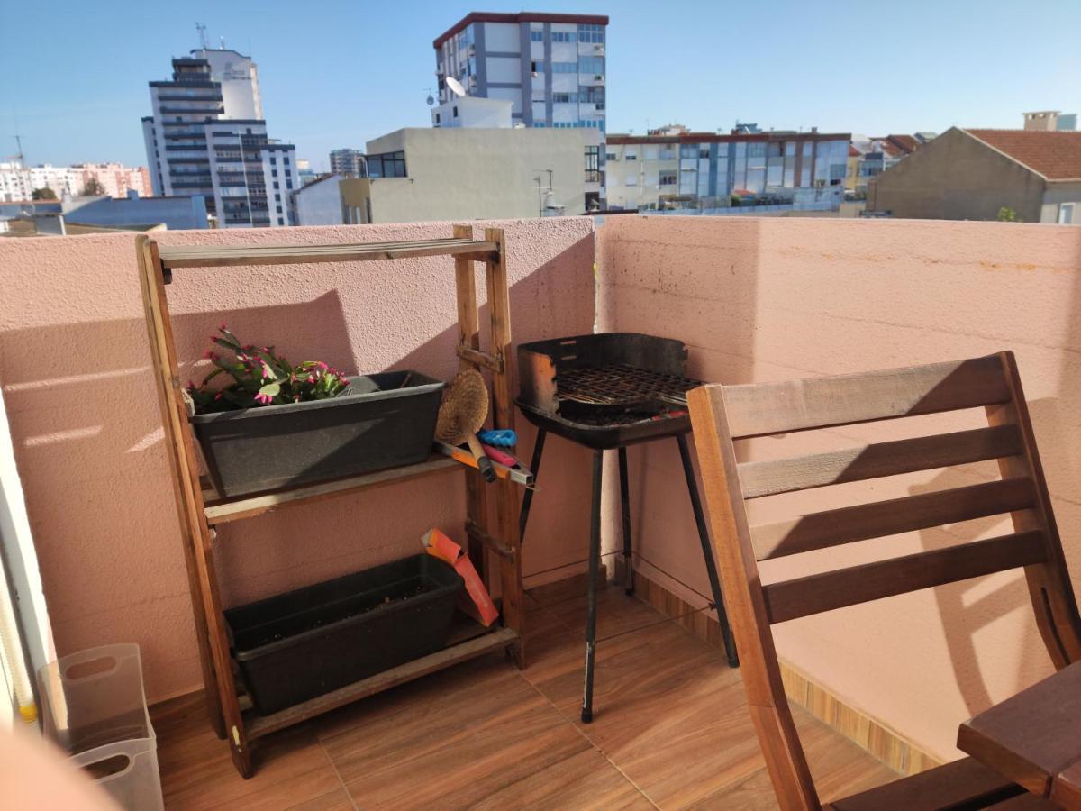 M&H Loft - Apartamento T2 Em Setúbal Exterior foto